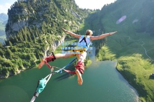 电竞产业蓬勃发展，全球赛事热度飙升，中国战队再创佳绩