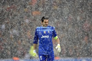 滑板运动风靡全球，年轻选手闪耀国际赛场