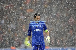 阿尔卡拉斯横扫对手晋级美网八强 新生代天王展现王者风范