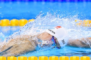 冰雪运动热潮席卷全国，青少年选手闪耀国际赛场