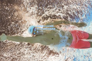 詹姆斯率队逆转取胜，湖人季后赛前景再现曙光