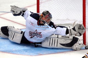 中超联赛激战正酣，争冠保级形势扑朔迷离