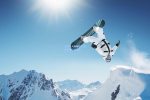 百米飞人巅峰对决 新星闪耀打破纪录